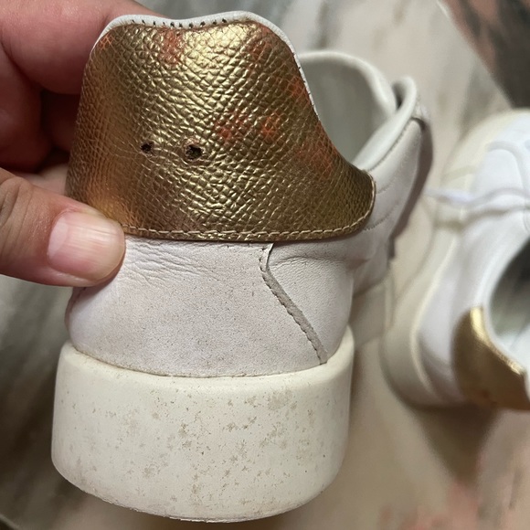 Dolce and Gabbana white sneaker. Size 37 condition 9/10 - Picture 2 of 6